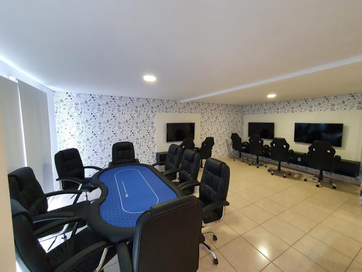 Apartamento Apto Vista O Mar Enseada - 18o Andar Cond Clube