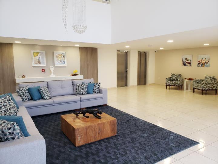 Apto Vista O Mar Enseada - 18o Andar Cond Clube Apartamento *