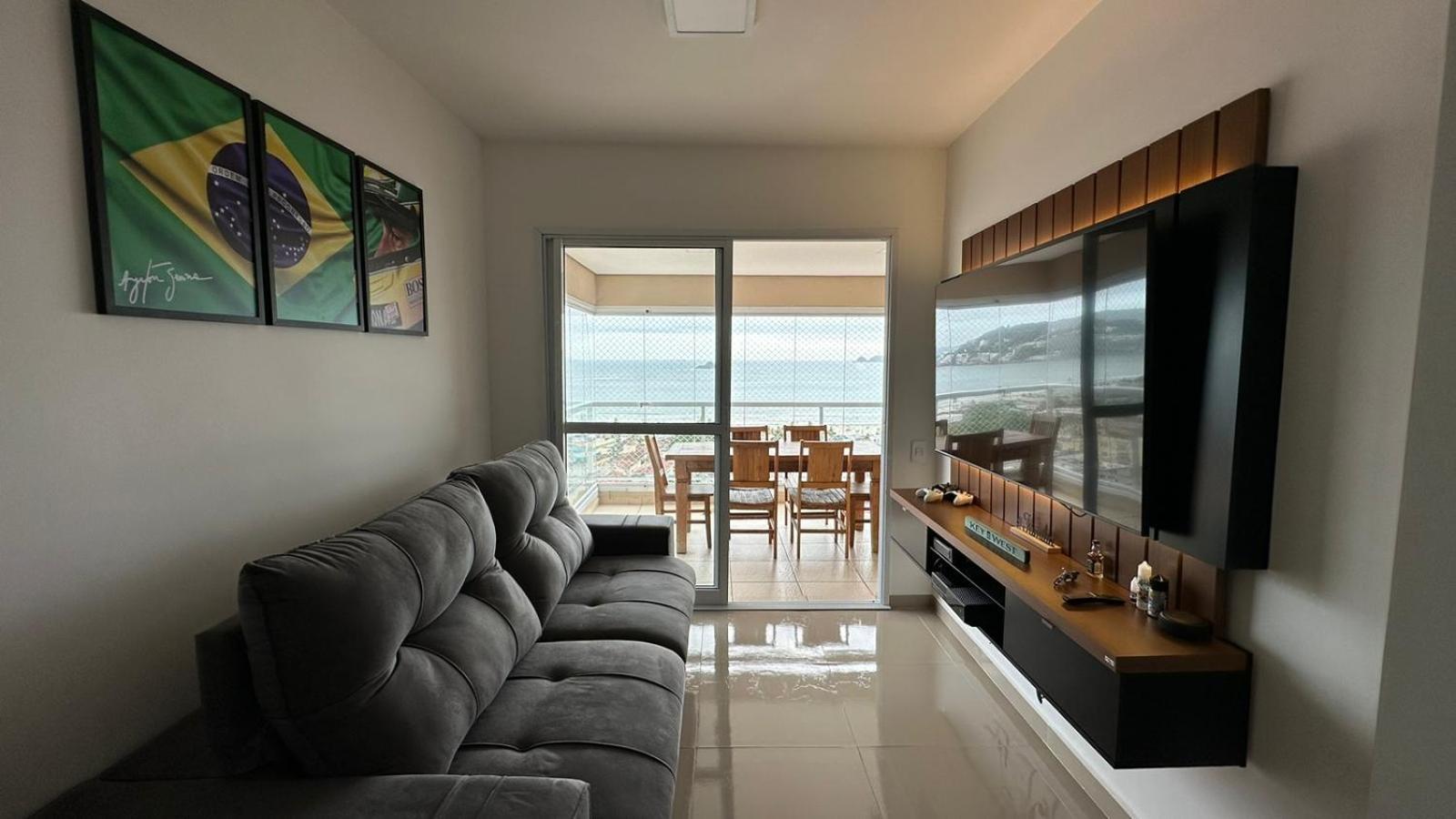 Apto Vista O Mar Enseada - 18o Andar Cond Clube *